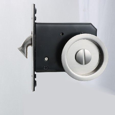 Circular movable door lock
